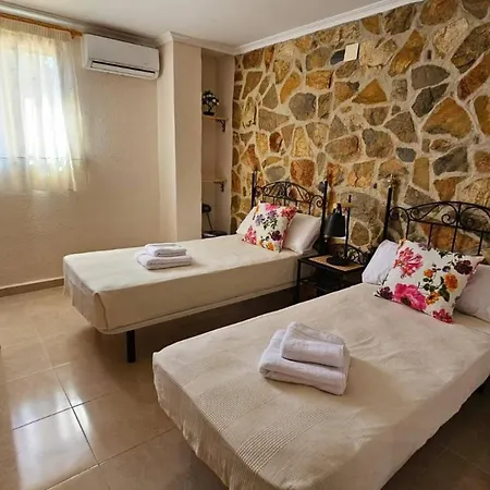 Дом отдыха Buen Estar, Piscina, Barbacoa, Jacuzzi En Valencia